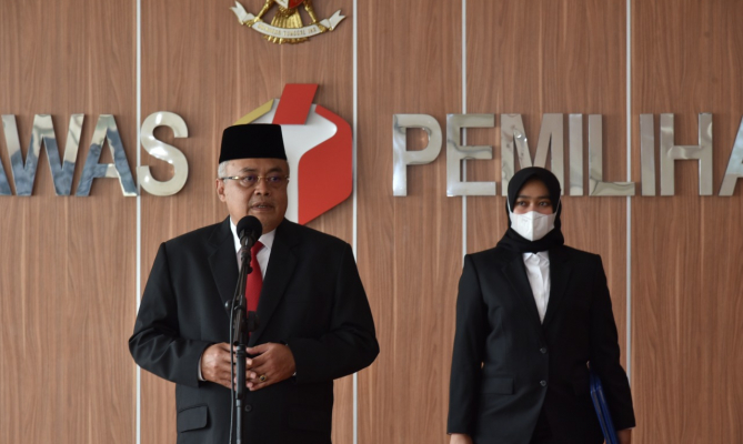 Lantik 28 Pejabat Fungsional, Sekjen Harap Birokrasi Bawaslu Semakin Energik