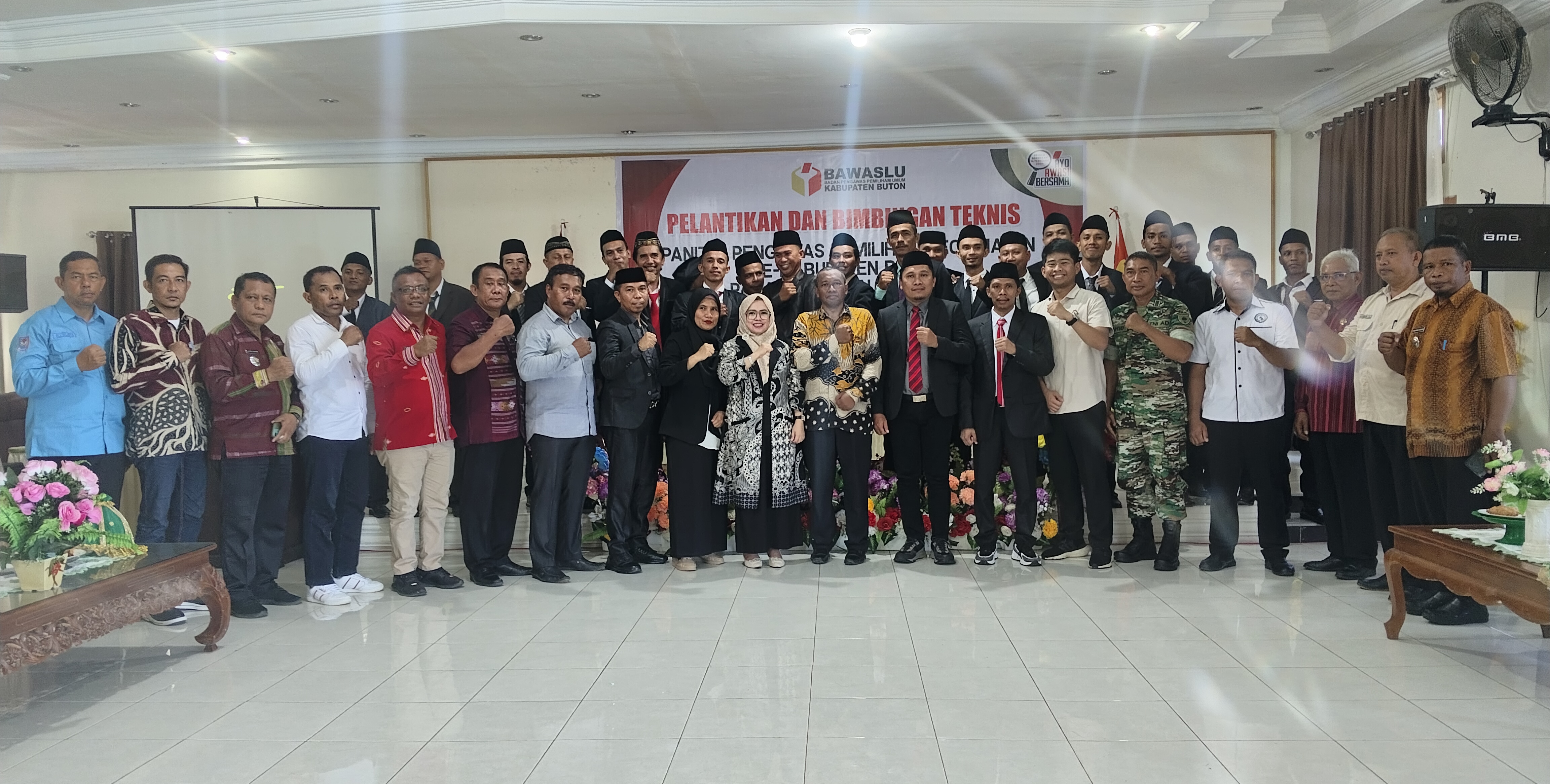 Darma ; Hadiri Pelantikan Panwascam Se- Kab. Buton Pada Pemilihan Serentak Tahun 2024