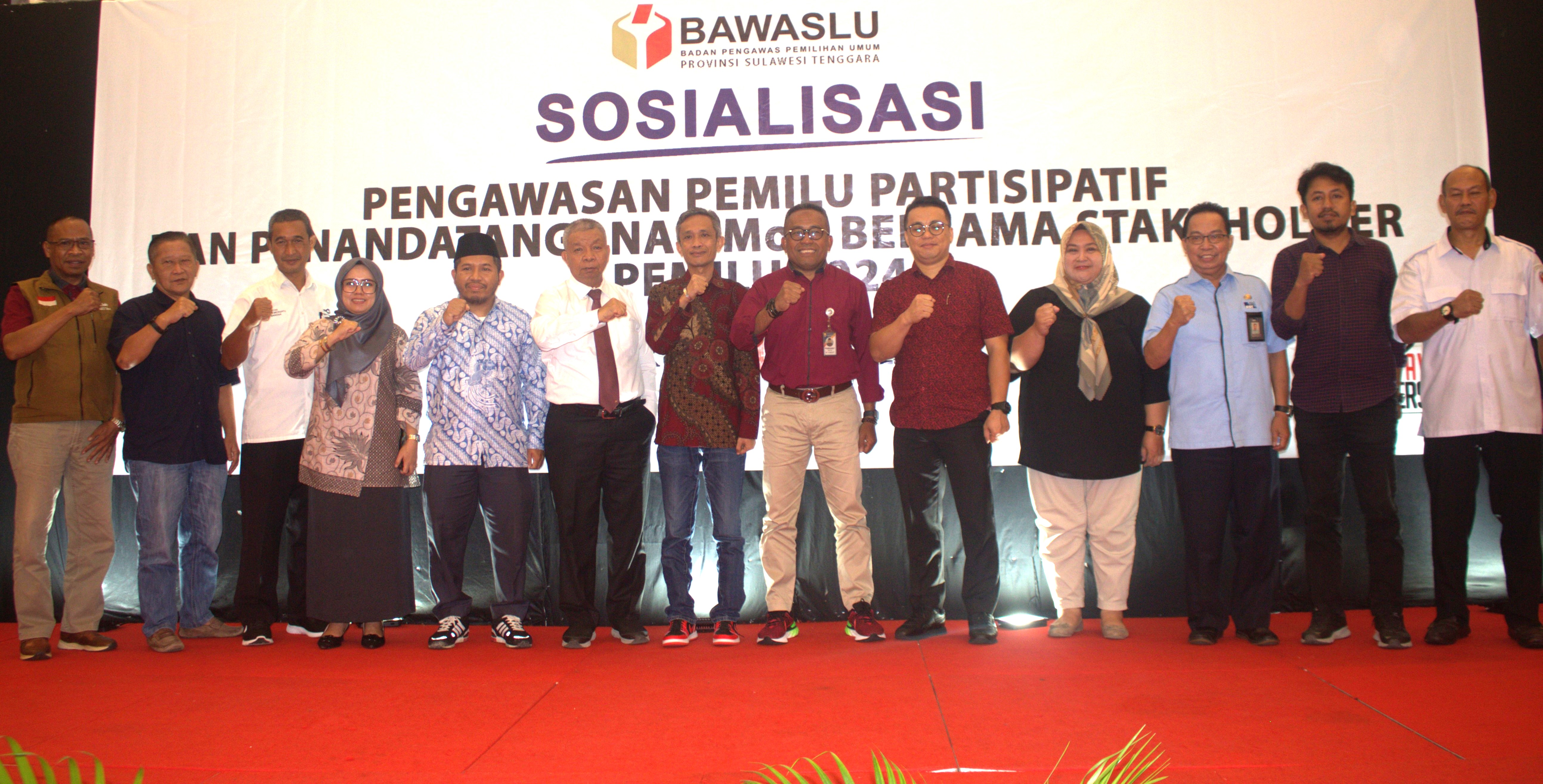 Memaksimalkan Pencegahan dalam Pengawasan Pemilu Partisipatif Bawaslu Sultra Menandatangani MoU Bersama 10 Stakeholder