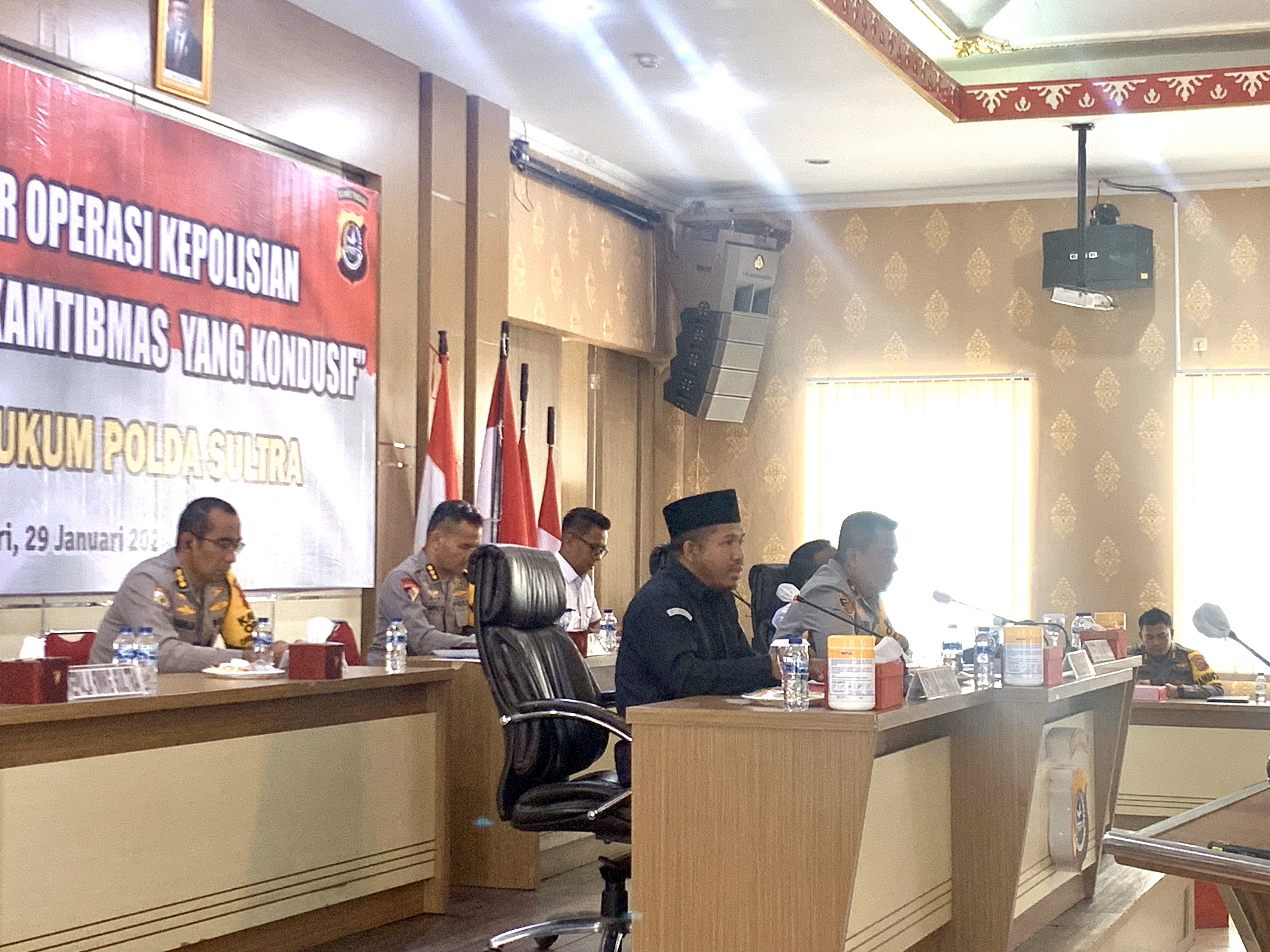 HADIRI  RAPAT PIMPINAN BAWASLU PROVINSI SULAWESI TENGGARA PAPARKAN POTENSI KERAWANAN PEMILU TAHUN 2024