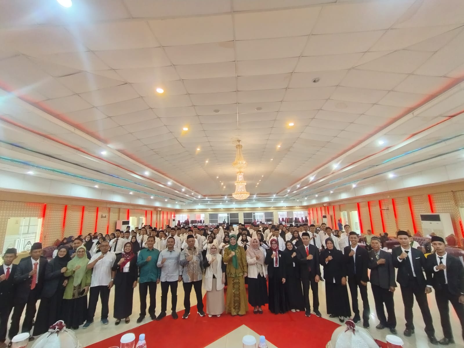 ANGGOTA BAWASLU SULTRA HADIRI PELANTIKAN&amp;PEMBEKALAN PENGAWAS KELURAHAN/DESA SE-KAB. KOLAKA   