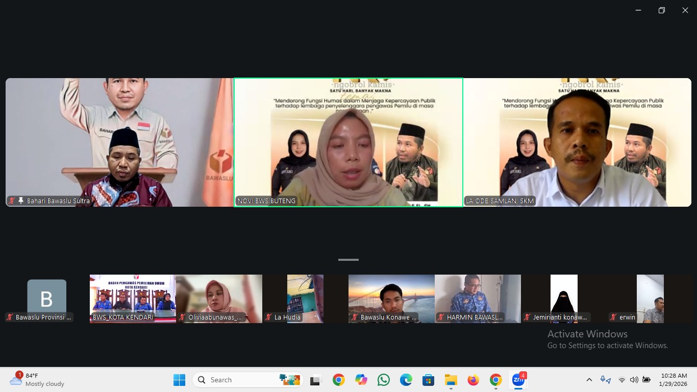 Bahari, S.P., M.P., M.H (Koordiv Pencegahan, Parmas dan Humas Bawaslu Sultra) Saat Memberikan Arahan di Edisi Ngobrol Kamis 