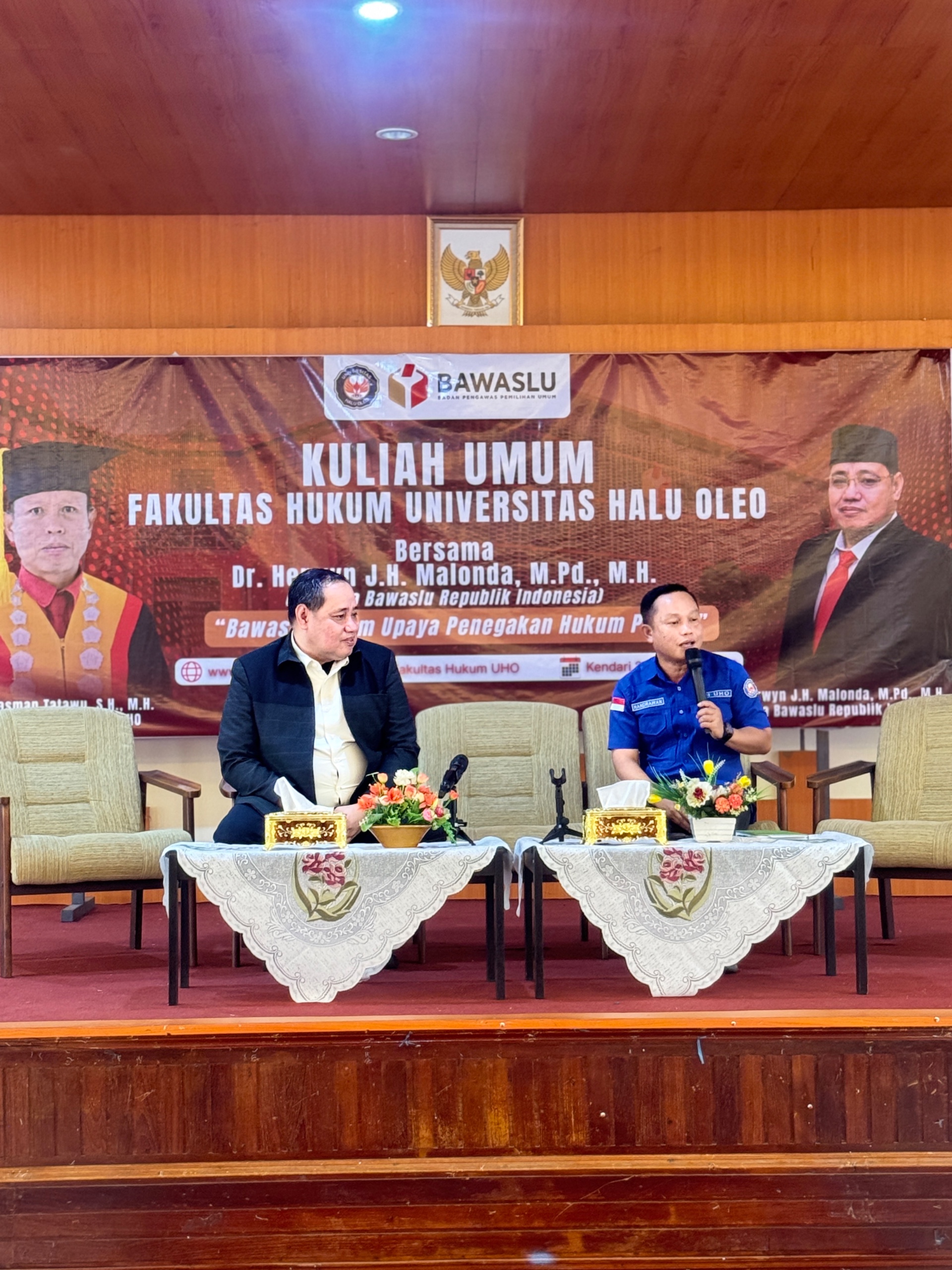Dr. Herwyn J. H. Malonda, M.Pd., M.H (Anggota Bawaslu RI) Saat Memberikan Kuliah Umum di Fakultas Hukum Universitas Halu Oleo Kendari