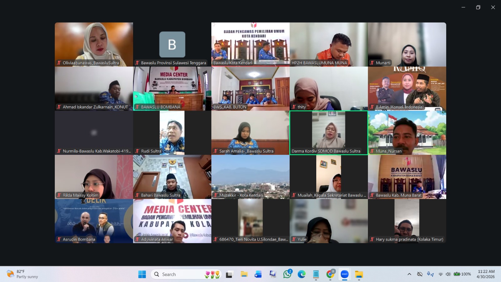 Bahari, S.Si.,M.P.,M.H (Anggota Bawaslu Provinsi Sultra) Saat Memberikan Arahan Sebagai Pemantik pada  Ngobrol Kamis Edisi-9 Melalui Zoom Meeting