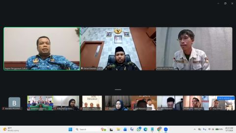 Bahari, S.P., M.P., M.H (Anggota Bawaslu Provinsi Sulawesi Tenggara) Saat Memberikan Arahan Sebagai Pemantik Pada Kegiatan Ngobrol Kamis Edisi – 10 Melalui Zoom Meeting/Daring