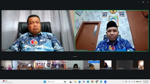 Bahari, S.Si., SH., MP., M.H (Anggota Bawaslu Provinsi Sulawesi Tenggara) Saat Menjadi Pemantik Pada Kegiatan Ngobrol Kamis Edisi 17 