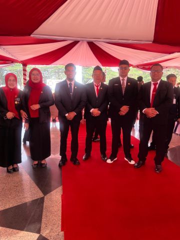 H. Heri Iskandar, SM (Anggota Badan Pengawas Pemilihan Umum Provinsi Sulawesi Tenggara) Saat Menghadiri Upacara Sumpah Pemuda 28 Oktober 2026 di Halaman Kantor Gubernur Sulawesi Tenggara