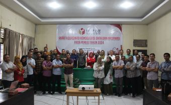 Iwan Rompo ; Bawaslu Sultra Komitmen Perkuat Implementasi Keterbukaan Informasi Publik