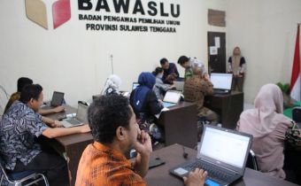 Laksanakan Evaluasi PPNPNS Bawaslu Sultra Tahun 2021, Rapiuddin: Hasil Evaluasi Menentukan Nasib Kalian