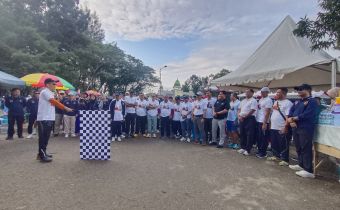 BAWASLU SULTRA GELAR JALAN SEHAT DAN PANGGUNG PENGAWASAN PARTISIPATIF TAHUN 2024