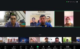 Indra Eka Putra, S.H., M.H., CPL (Anggota Bawaslu Prov. Sultra) Saat Memberikan Arahan Kepada Para Peserta Ngobrol Kamis Melalui Daring/Zoom Meeting