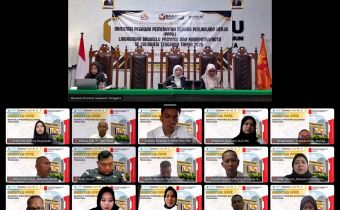 Darma, SP., M.H (Anggota Bawaslu Provinsi Sulawesi Tenggara) Saat memberikan Arahan Pembukaan Kegiatan Orientasi Gelombang III Melalui Zoom Meeting