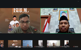 Bahari, S.Si.,M.P.,M.H (Anggota Bawaslu Provinsi Sultra) Saat Memberikan Arahan dan Sambutan Pada Kegiatan Ngobrol Kamis Melalui Zoom Meeting/Daring