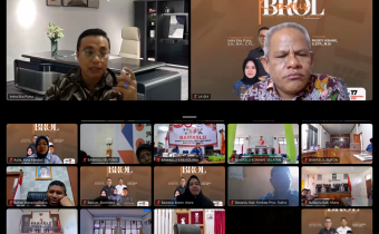 Indra Eka Putra, S.H., M.H.Cpl (Anggota Bawaslu Provinsi Sulawesi Tenggara) Saat Memberikan Arahan dan Sambutan diNgobrol Kamis Melalui Zoom Meeting/Daring