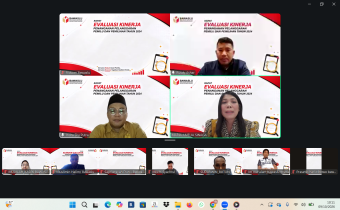 Indra Eka Putra, S.H., M.H.Cpl (Anggota Bawaslu Provinsi Sulawesi Tenggara) Saat Memberikan Arahan dan Sambutan di Rapat Evaluasi Kinerja Penanganan Pelanggaran Pemilu dan Pemilihan Tahun 2024 Melalui Zoom Meeting/Daring