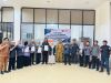 Darma, S.Si., MH (Anggota Bawaslu Sultra) DR. Jalaluddin (Kepala Sekretariat Bawaslu Sultra), Ketua Bawaslu Kabupaten Muna Bersama Jajaran Sekretariat Bawaslu Kabupaten Muna Foto bersama Dengan Pemerintah Daerah Kabupaten Muna